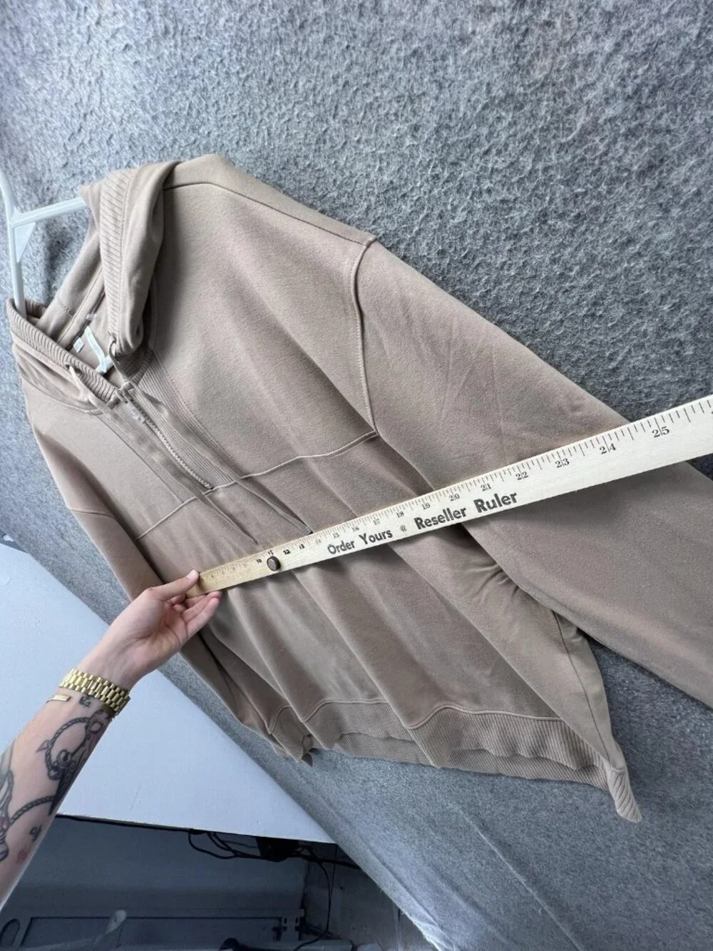Travis Mathew Hoodie Mens XL Beige 1/4 Zip Pullover Jersey Hooded Sweatshirt